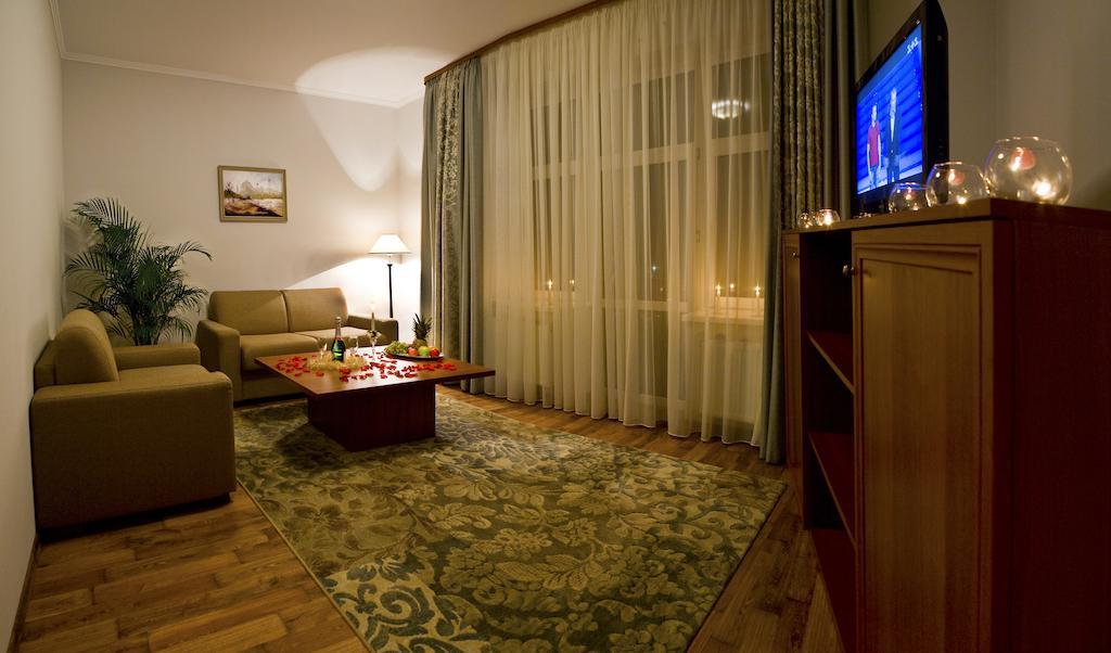 Hotel Re Vita Trouskavets Chambre photo